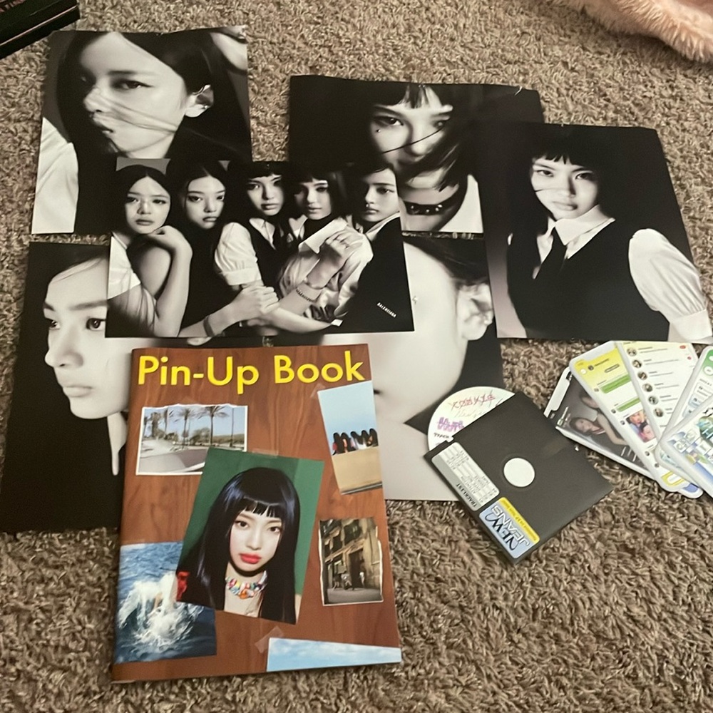 Newjeans album but without the album packaging